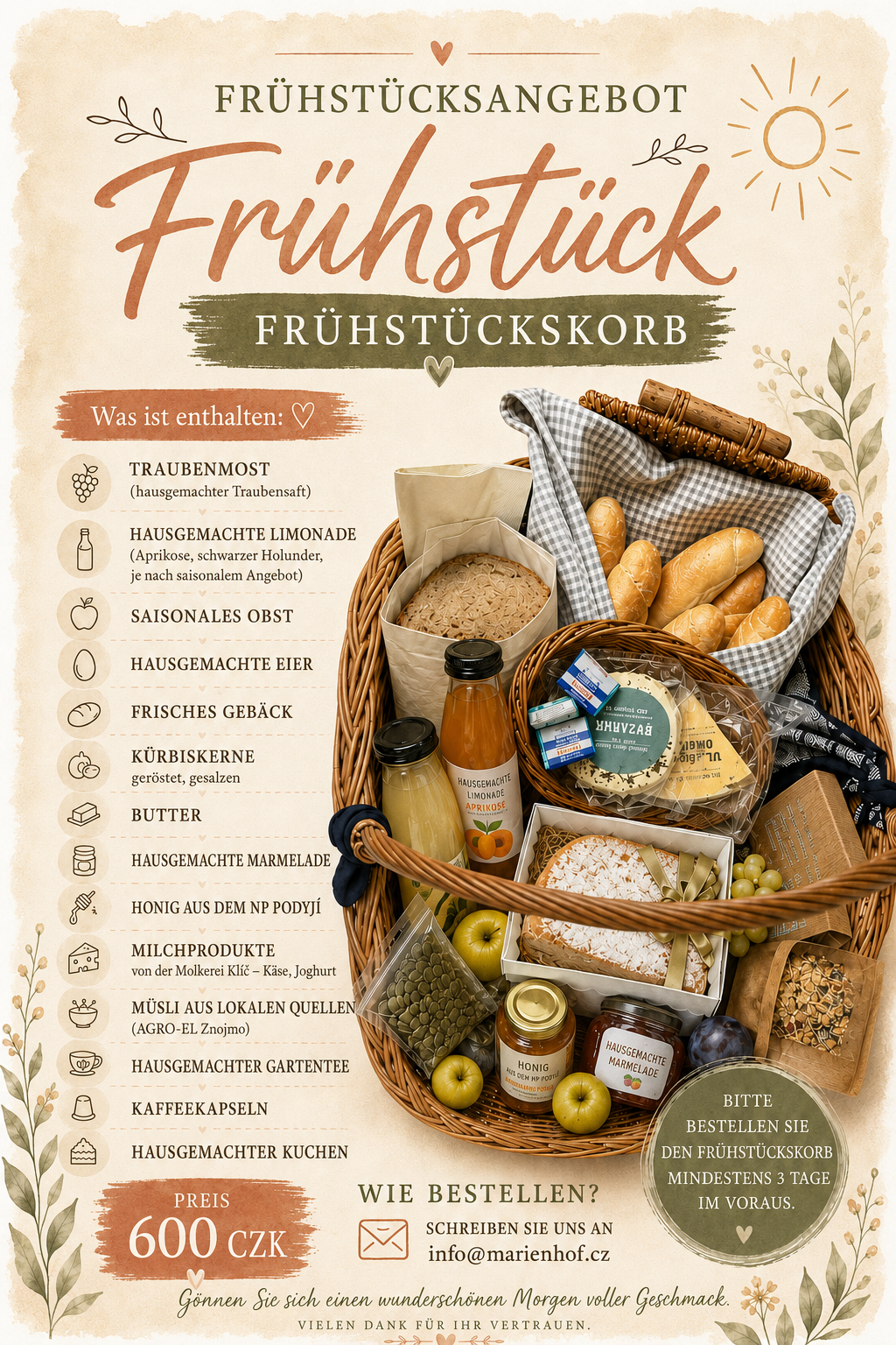 Frühstückskorb mit regionalen Produkten, frischem Gebäck, hausgemachter Marmelade, Käse, Joghurt, Obst und Traubenmost